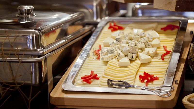 成都火锅底料加盟代理：价格之外，你该关注的那些事儿**